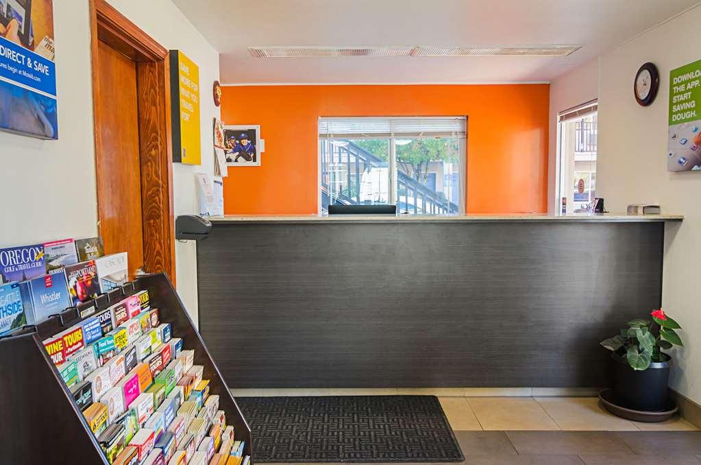 Motel 6 Portland Downtown - Convention Center Εσωτερικό φωτογραφία