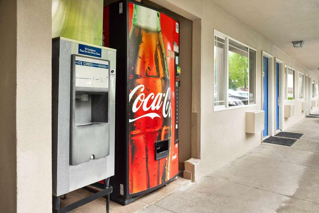 Motel 6 Portland Downtown - Convention Center Ανέσεις φωτογραφία